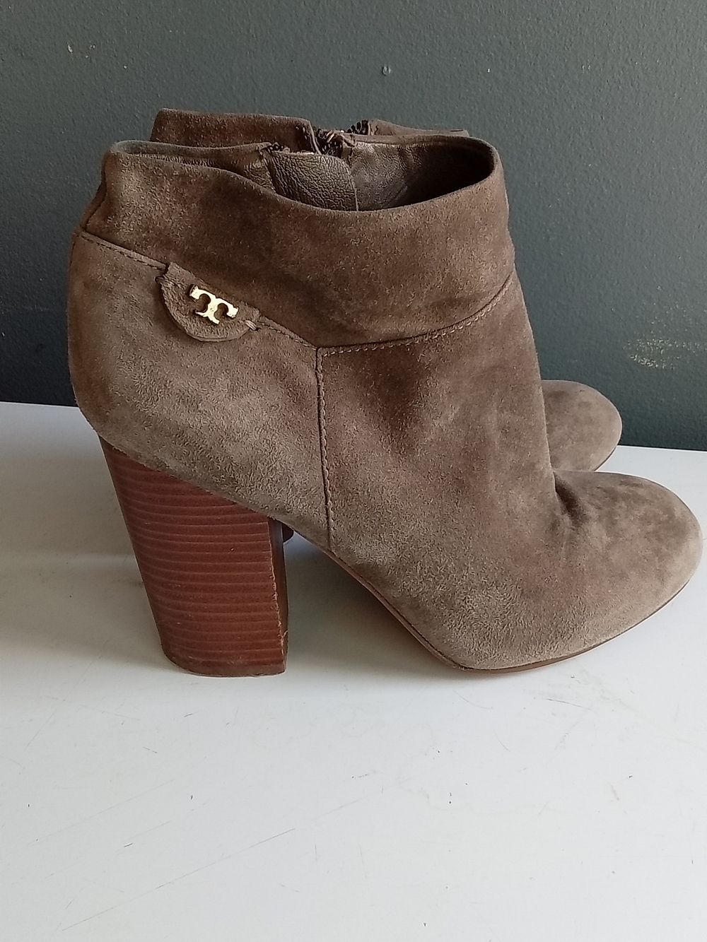 Tory Burch Brown Suede‎ Ankle Boots Block Heel Side Zip Logo Booties